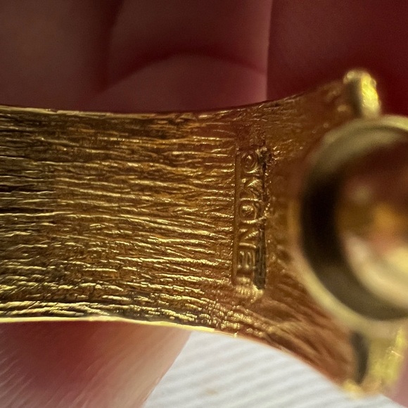 2 Pair of Vintage Monet Gold tone Pierced earrings - Picture 4 of 11